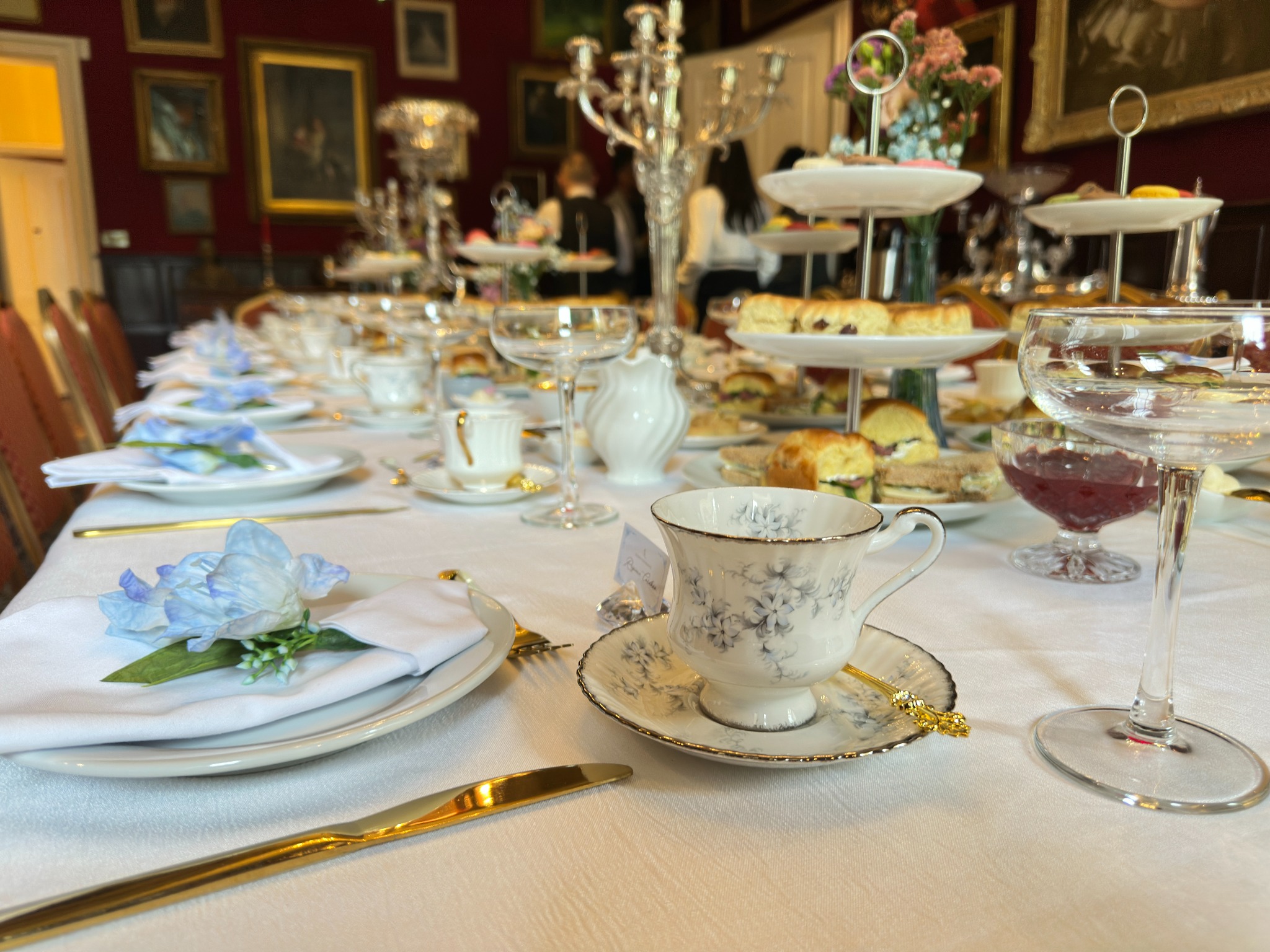 Table setting detail at an Azoos Events wedding dinner
